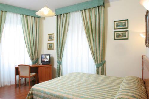 Hotel Philia - Camera Tripla - 1