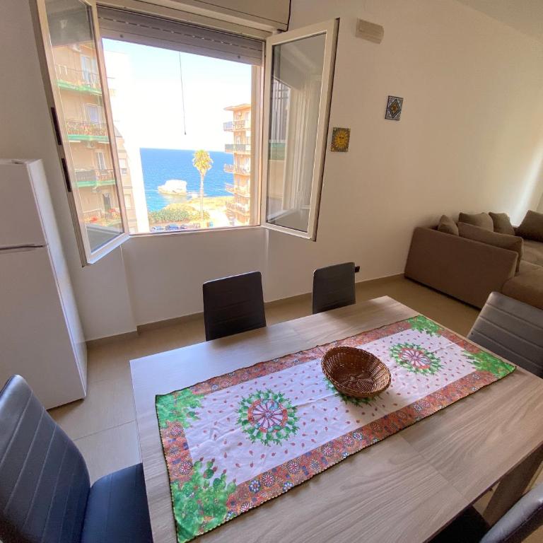 La dimora di Damone & Finzia - Two-Bedroom Family Apartment - 3