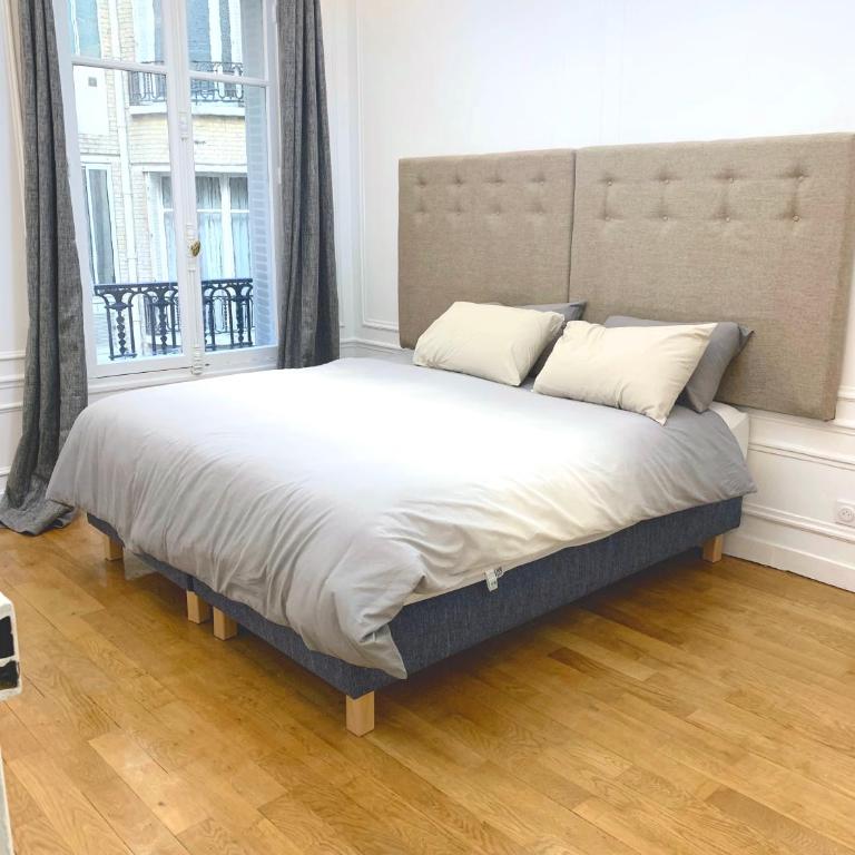 Appartement devant la Tour Eiffel et Seine - Appartamento con 3 Camere da Letto e con Vista - 23