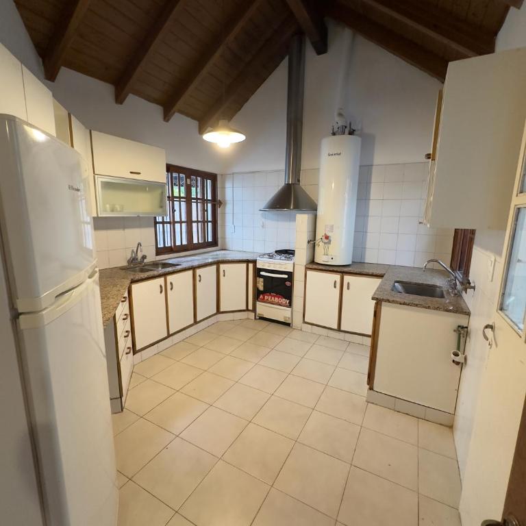 Huerto's House - Three-Bedroom House - 19