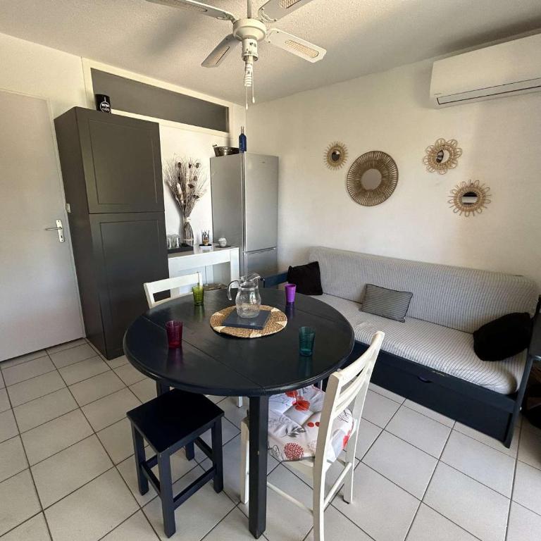 Appt 2 pièces avec terrasse, clim, piscine, parking à Port Camargue - FR-1-250-292 - Apartment - 4