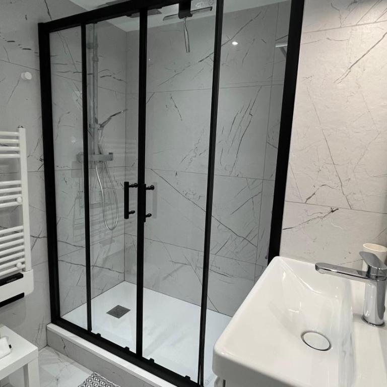 Le jardin de L Estérel FH007 -Piscines -Parking - climatisation - Rez-deJardin -Appartement en résidence de loisirs - plages - Appartement 1 Chambre avec Jardin - 5