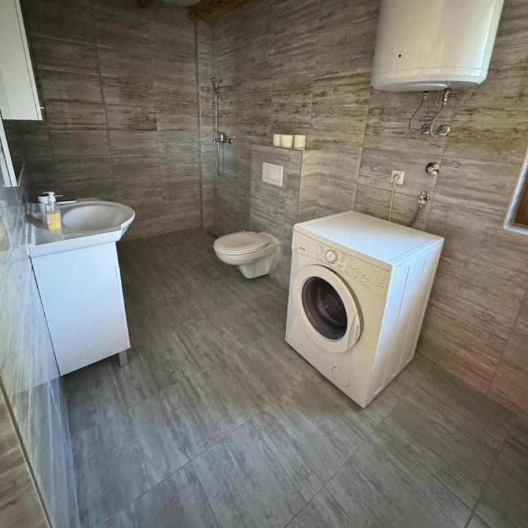 Holiday Home with Private Pool - Villa - 9
