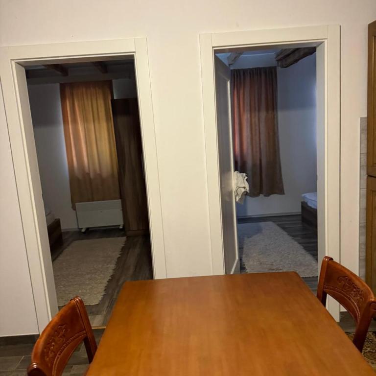 Holiday Home with Private Pool - Villa - 18