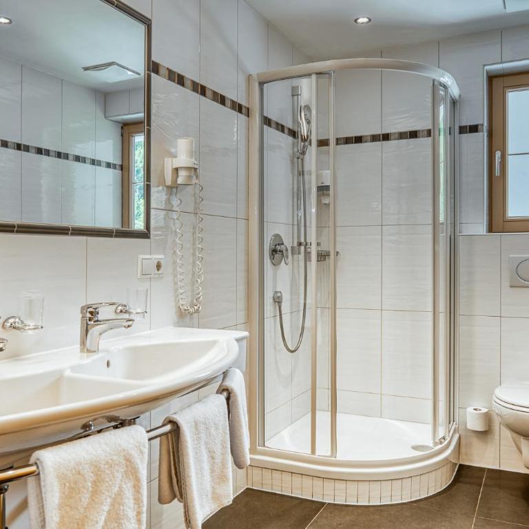 SonnenHOF hotel gerlos centrum - Comfort Dreibettzimmer mit Balkon - 5