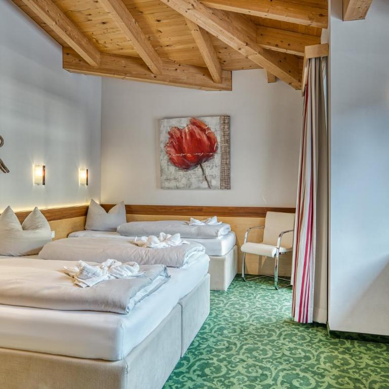 SonnenHOF hotel gerlos centrum - Comfort Dreibettzimmer mit Balkon - 4