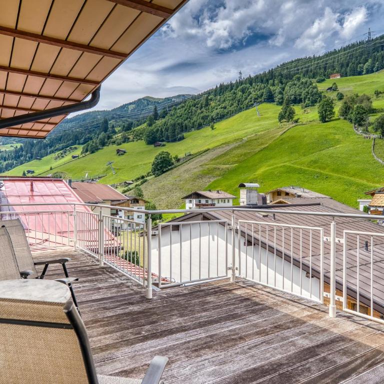 SonnenHOF hotel gerlos centrum - Comfort Dreibettzimmer mit Balkon - 1