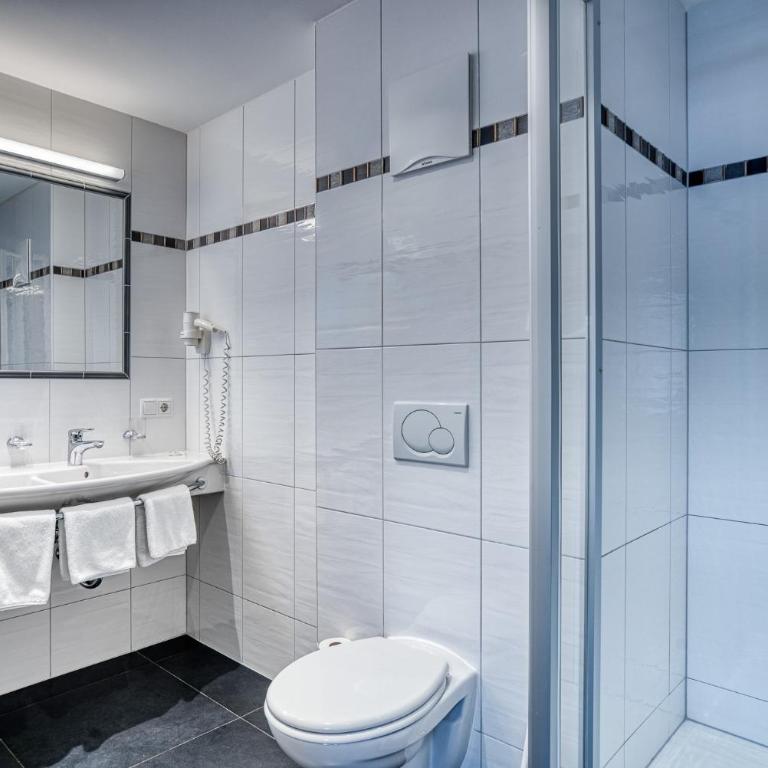 SonnenHOF hotel gerlos centrum - Comfort Dreibettzimmer mit Balkon - 9