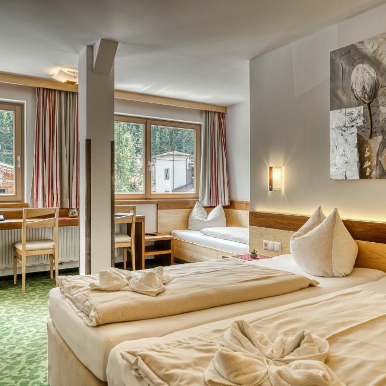 SonnenHOF hotel gerlos centrum - Comfort Dreibettzimmer mit Balkon - 10