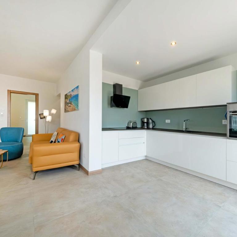 ApartmentsGarda - Residenza Maycol - Appartamento con 2 Camere da Letto e Terrazza - 8