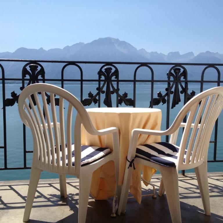 Hôtel du Grand Lac Excelsior - Standard Single Room with Balcony and Lake View - 4