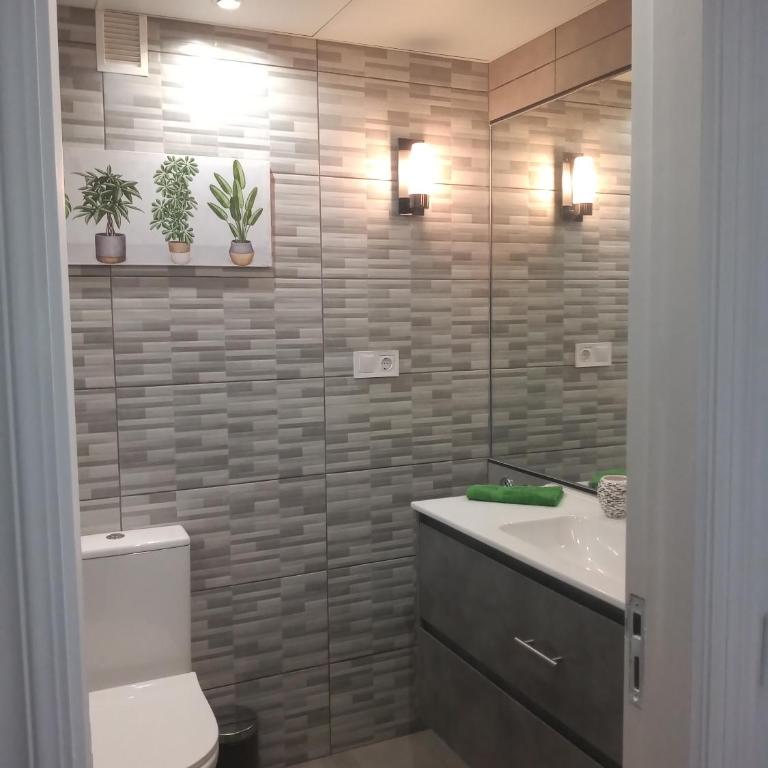 FUENGIROLA , Beach, Centre ,Balcony with seaview, for 4 persons - Apartamento de 1 dormitorio - 12