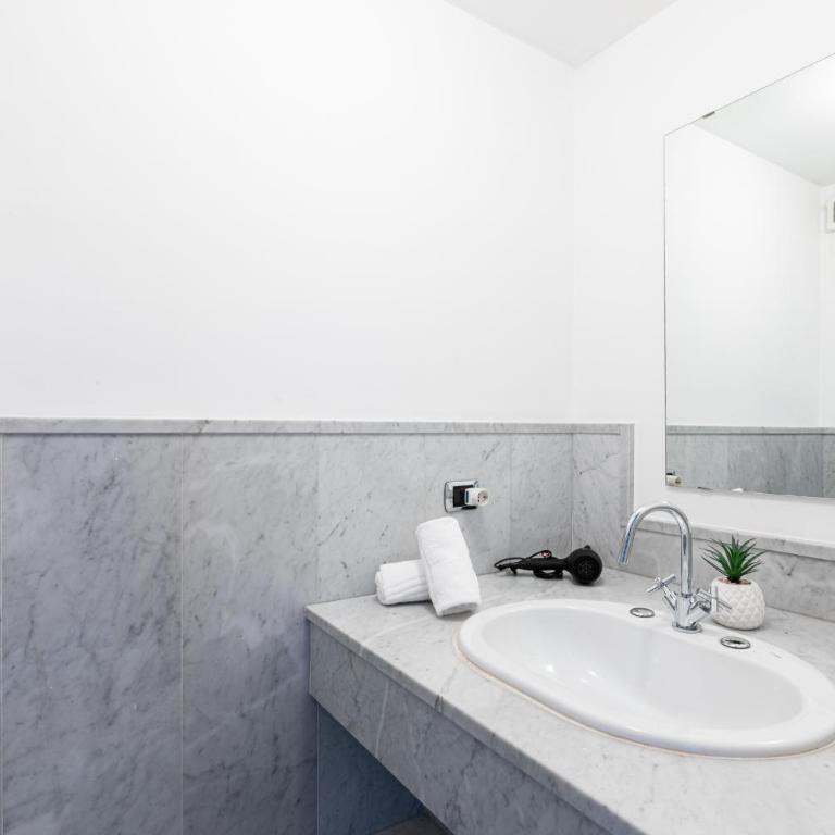 Città Studi Suites - Top Collection - Deluxe Room with Terrace - 24