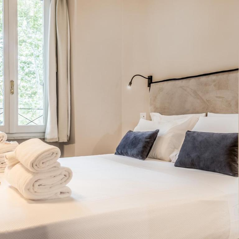 Queen of Rome Luxury Rooms - Deluxe Zimmer - 4