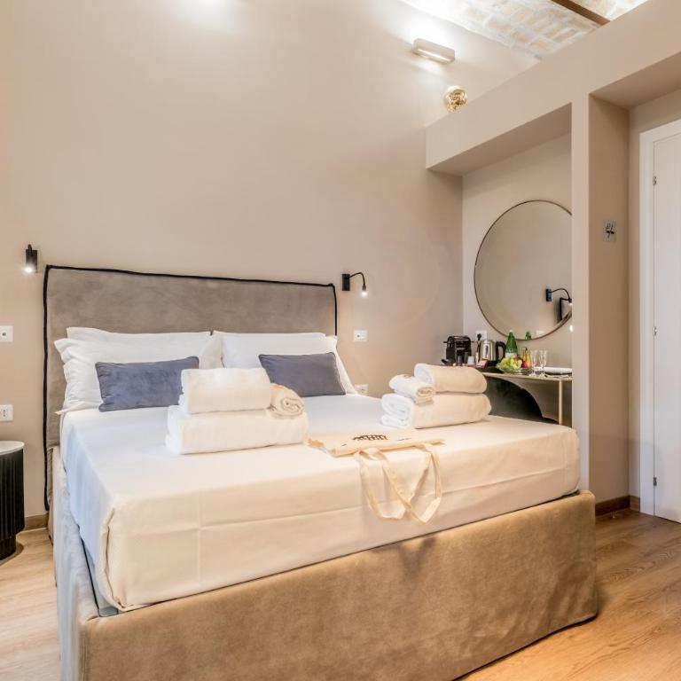 Queen of Rome Luxury Rooms - Deluxe Zimmer - 13
