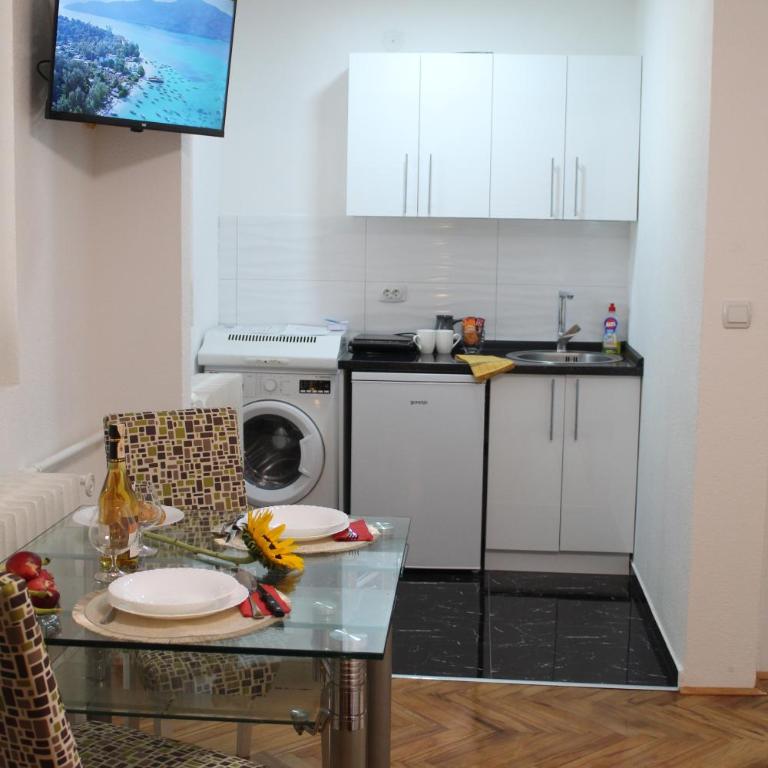 Zara Lux - One-Bedroom Apartment - 9