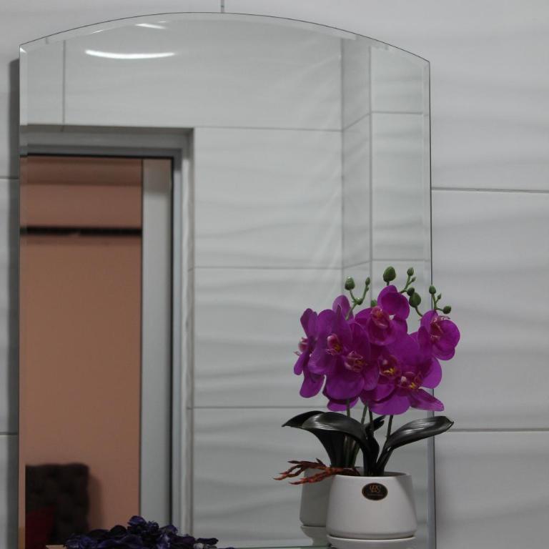 Zara Lux - One-Bedroom Apartment - 12