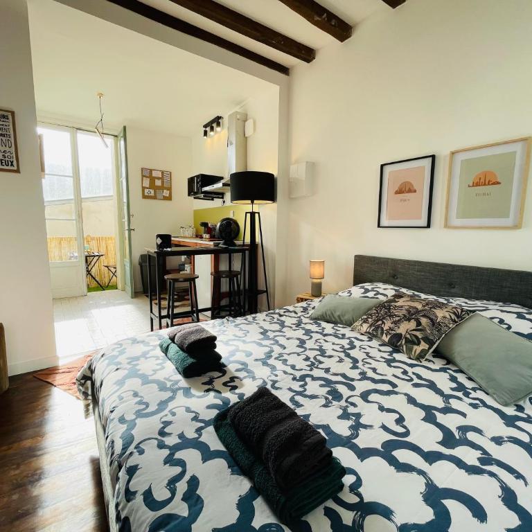 Les Remparts, 5min du ZooParc - Studio-Apartment - 11
