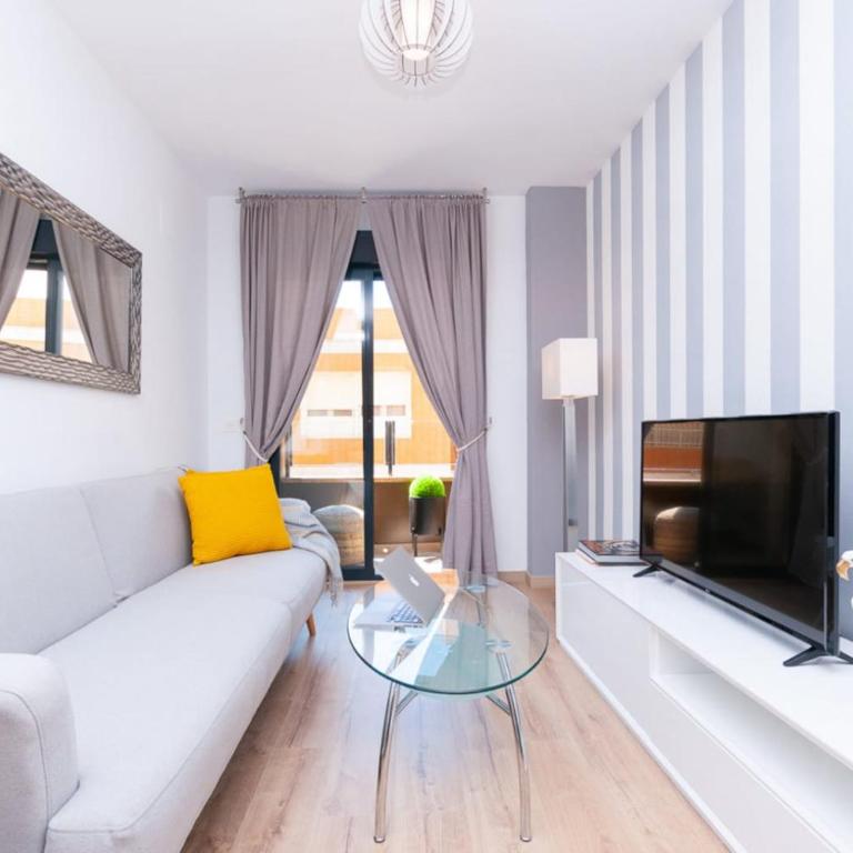Torrevieja City Center plus parking - Apartamento de 3 dormitorios - 9
