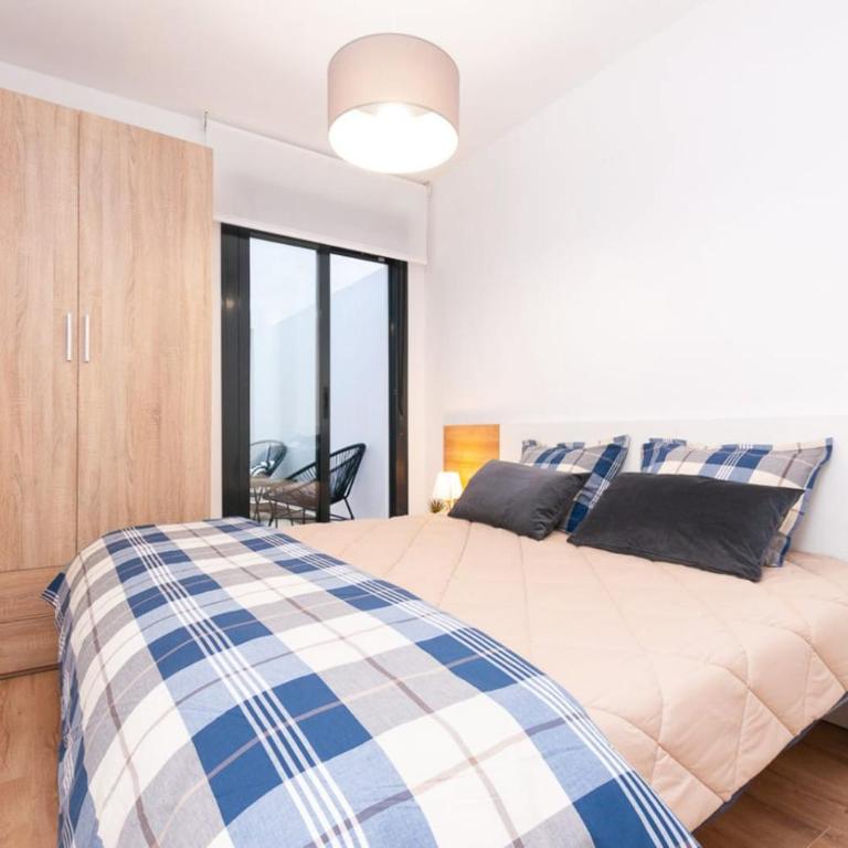 Torrevieja City Center plus parking - Apartamento de 3 dormitorios - 21