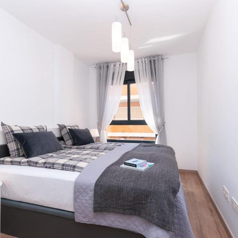 Torrevieja City Center plus parking - Apartamento de 3 dormitorios - 13
