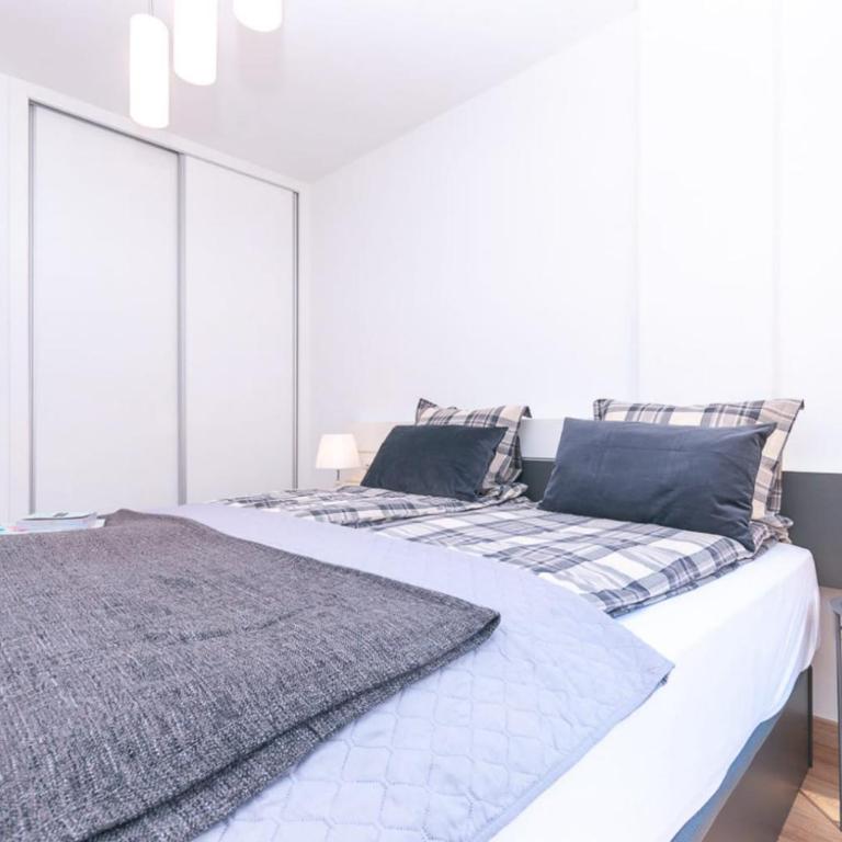 Torrevieja City Center plus parking - Apartamento de 3 dormitorios - 14
