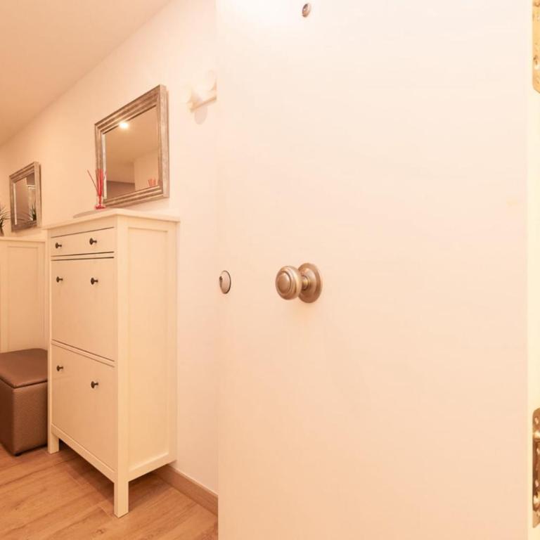 Torrevieja City Center plus parking - Apartamento de 3 dormitorios - 12