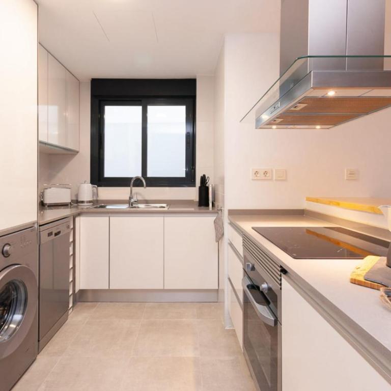 Torrevieja City Center plus parking - Apartamento de 3 dormitorios - 6