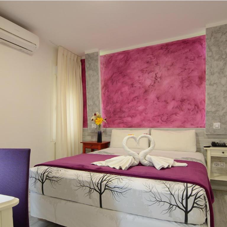 Hostal Alexis Madrid - Basic Double Room - 2