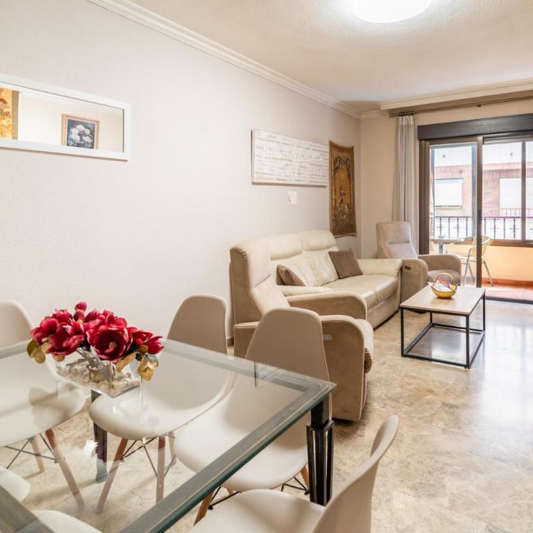 Gran apartamento centro Córdoba con parking gratis - Three-Bedroom Apartment - 22