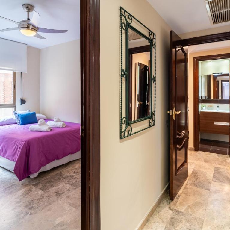 Gran apartamento centro Córdoba con parking gratis - Three-Bedroom Apartment - 18