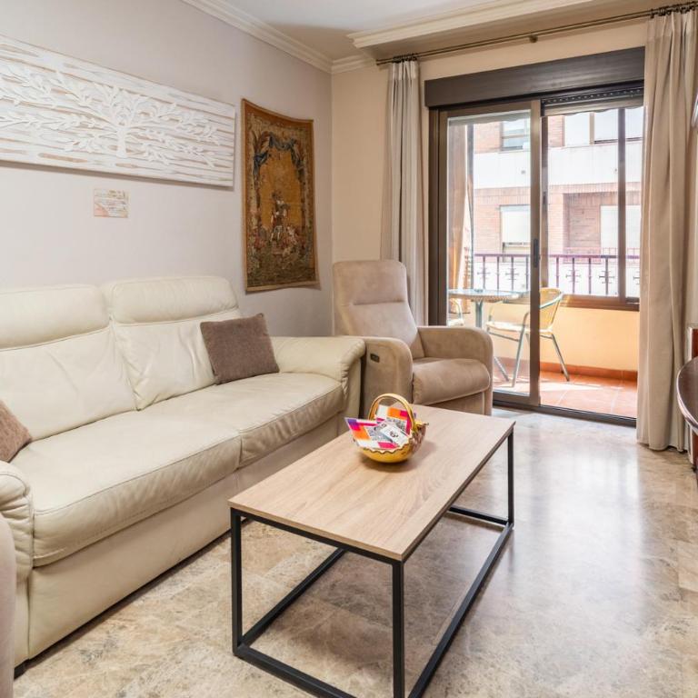 Gran apartamento centro Córdoba con parking gratis - Three-Bedroom Apartment - 27