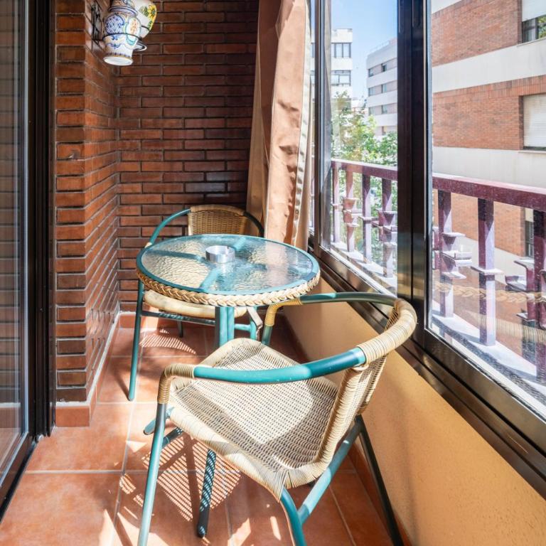 Gran apartamento centro Córdoba con parking gratis - Three-Bedroom Apartment - 20