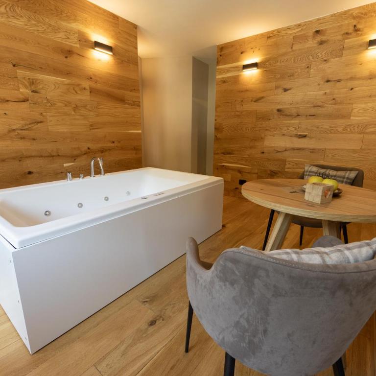 Hotel Relais Des Glaciers - Adults Only - Suite Queen con Vasca Idromassaggio - 3