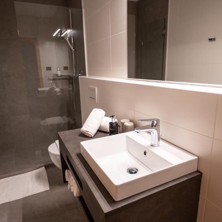 Self Service Hotel Schnalser Hof - Appartamento con Balcone e Vista sul Giardino - 1
