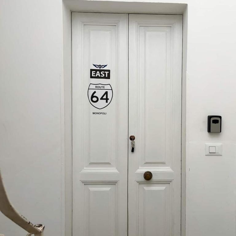 ROUTE 64 MONOPOLI - EAST - Historic Center - Appartamento con 2 Camere da Letto - 50