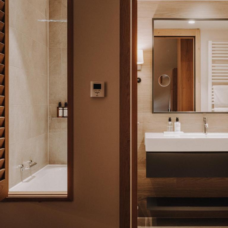 AMERON Neuschwanstein Alpsee Resort & Spa - Deluxe Zimmer - 10