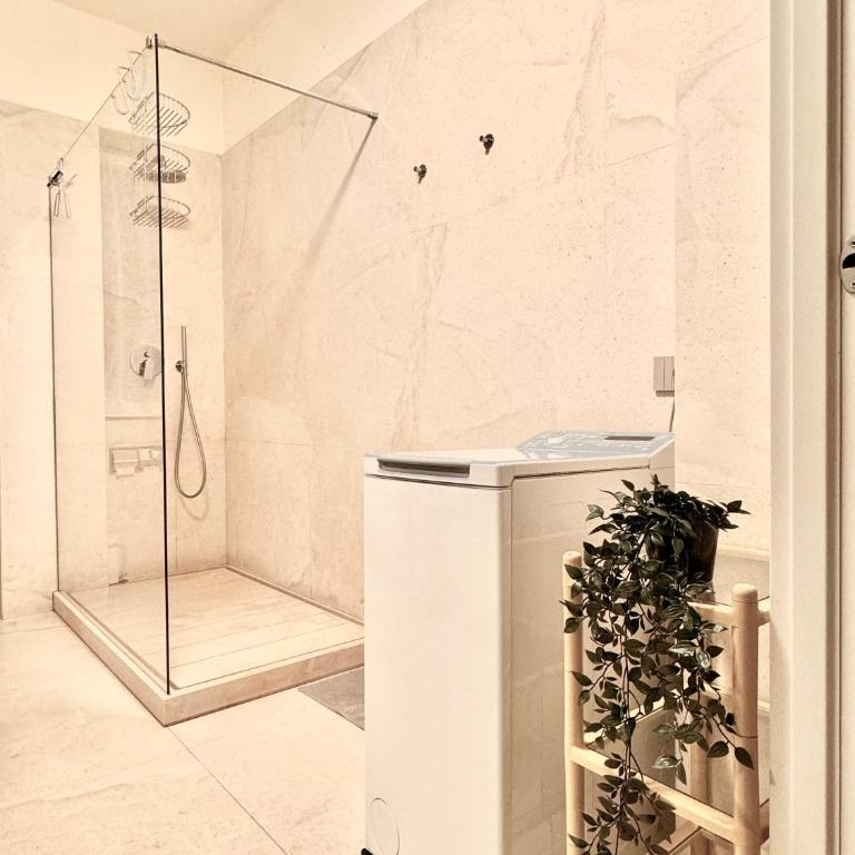 W83 Como Lake House - One-Bedroom Apartment - 3
