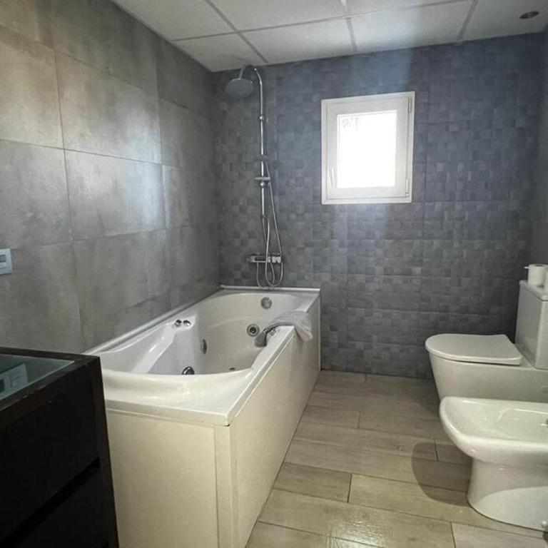 Chalet Con Piscina Privada - Apartment - 27