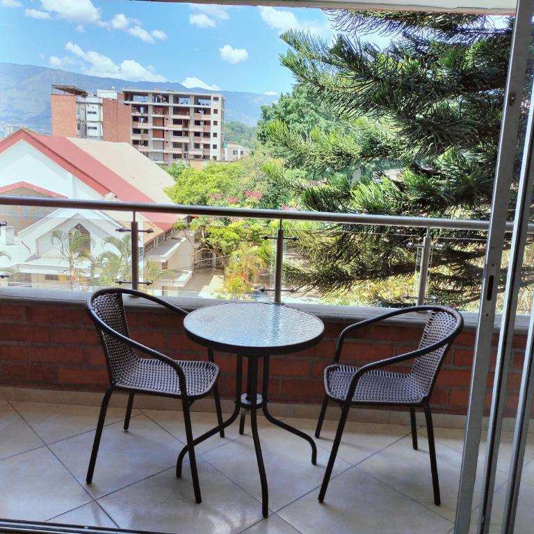 Moderno, 3hab, elegante, la mejor ubicación - Apartamento de 3 dormitorios - 75