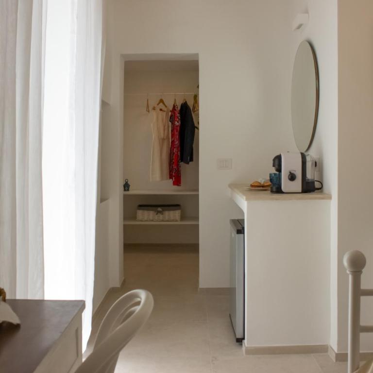 HOSTuni - Double Room with Balcony - 6