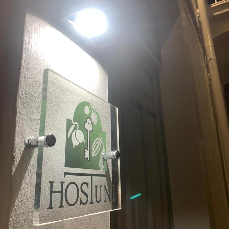 HOSTuni - Double Room with Balcony - 12
