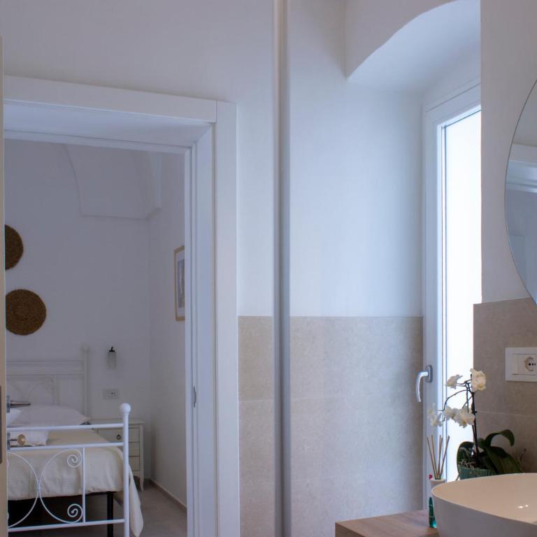 HOSTuni - Double Room with Private Bathroom - 15