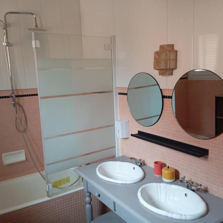 Sanctuaire Lourdes 180 M2 duplex 5 chambres 15 voyageurs 10 lits balcon - Apartment - 47