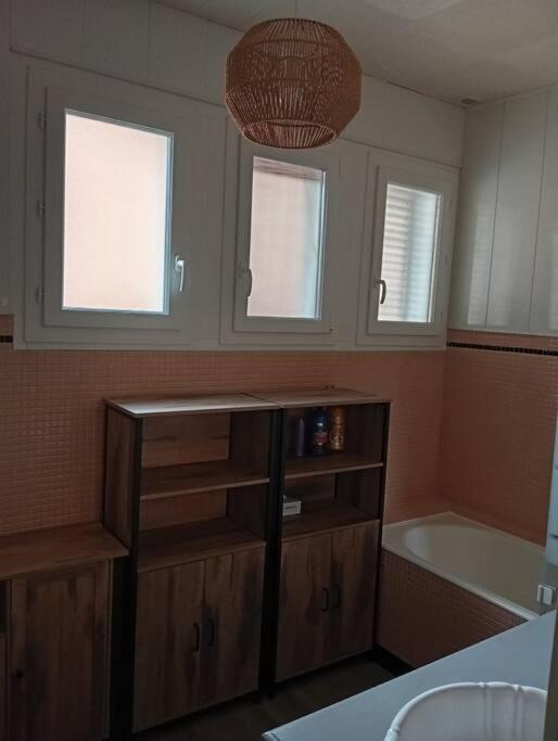 Sanctuaire Lourdes 180 M2 duplex 5 chambres 15 voyageurs 10 lits balcon - Apartment - 48