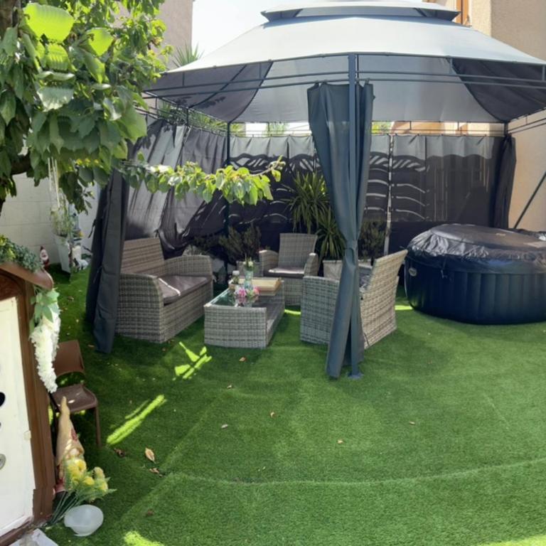 CARCASSONNE Studio avec Jacuzzi y piscina - Studio - Vue sur Piscine - 6