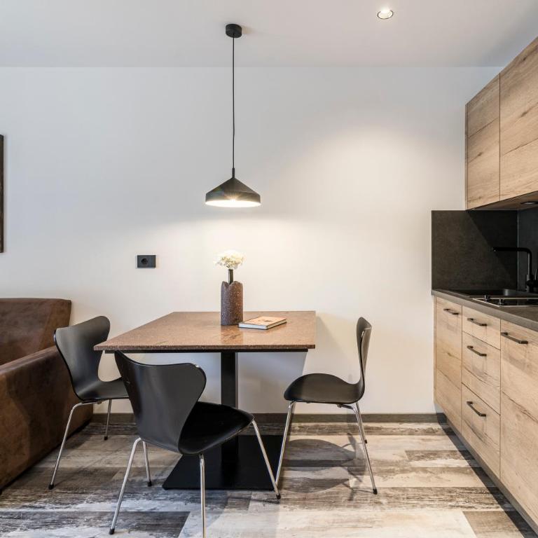 Sole Boutique Hotel - Apartment mit 1 Schlafzimmer, Balkon und Bergblick - 4