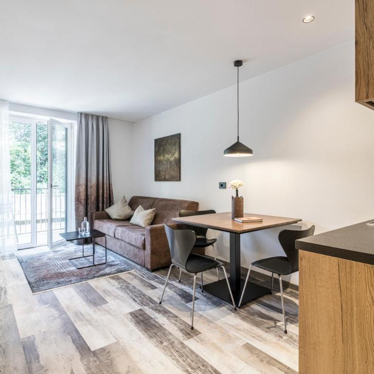 Sole Boutique Hotel - Apartment mit 1 Schlafzimmer, Balkon und Bergblick - 2