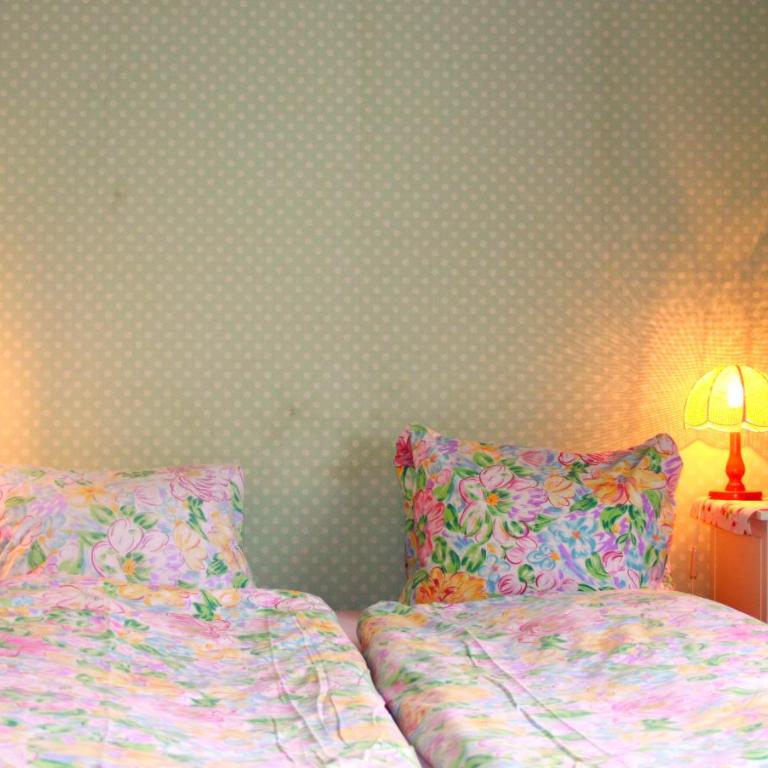 BasicRooms Hotel - Habitación Doble con baño compartido - 2 camas - 1