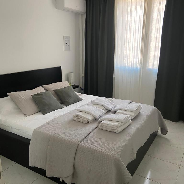 Modern and bright apartment by Fuengirola Marina - One-Bedroom Apartment with Balcony and Sea View - 14